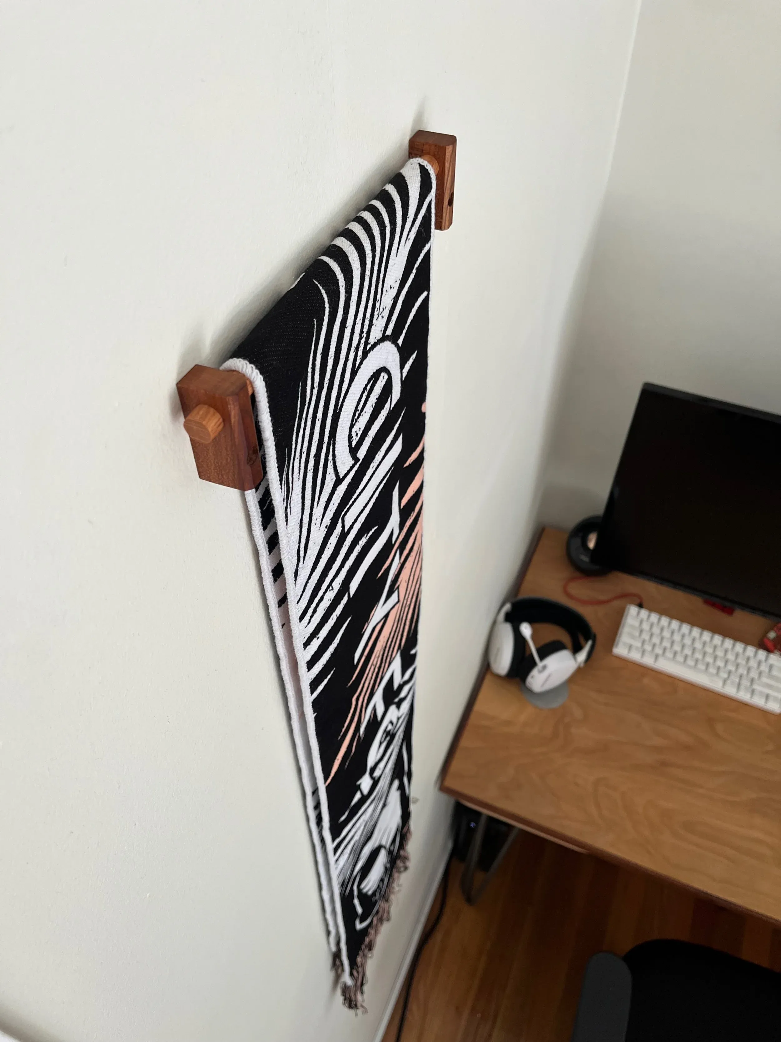 Football Scarf Mount — photo 4