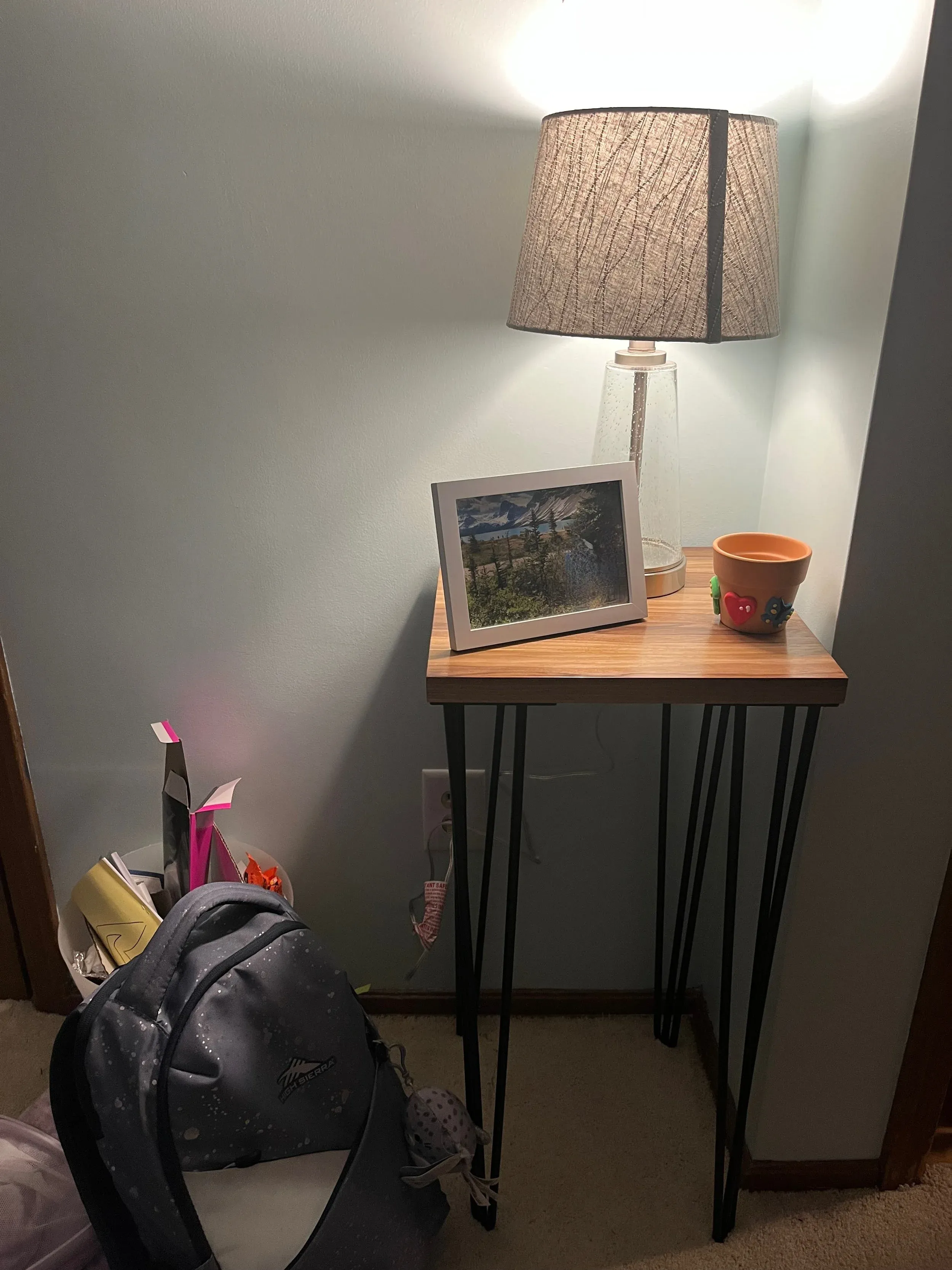 Bedroom Table — photo 6