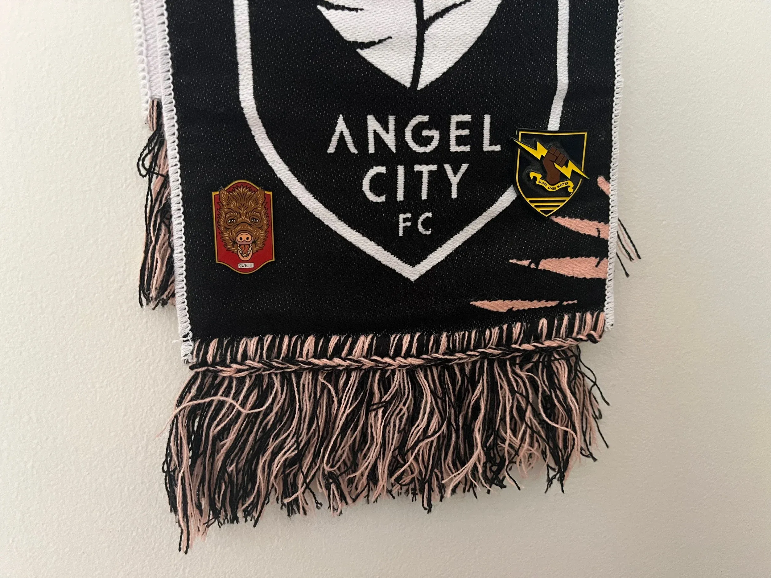 Football Scarf Mount — photo 6